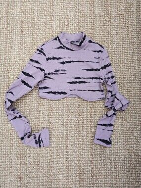 H&M Lavender and Black Long Sleeve Top